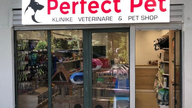 Perfect Pet pet store sign
